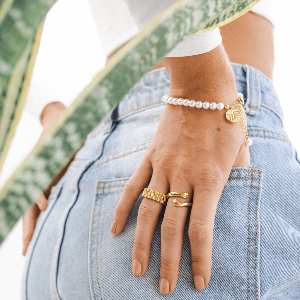 Hug Ring Plated in 18K Gold