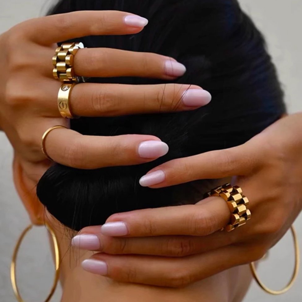 Wide Minimalist Link Beauty Ring Plated in 18k Gold