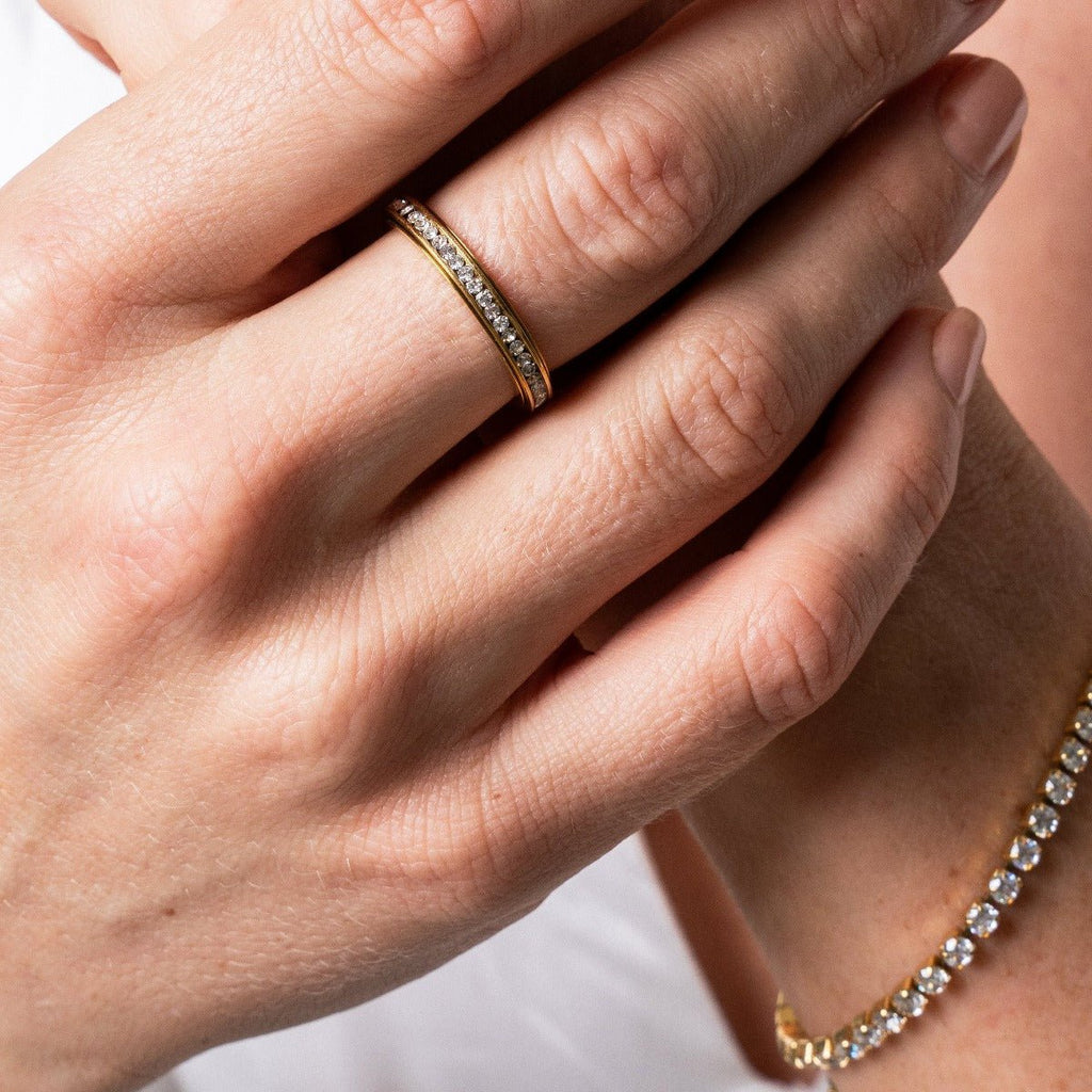 Brilliant Rotating Ring Plated in 18k Gold