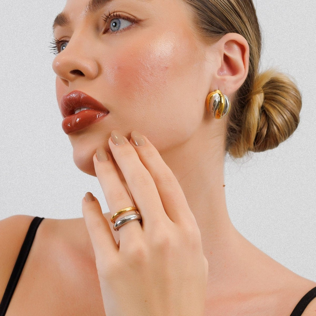 Adjustable Duality Ring with Mixed Gold and Silver Finishes