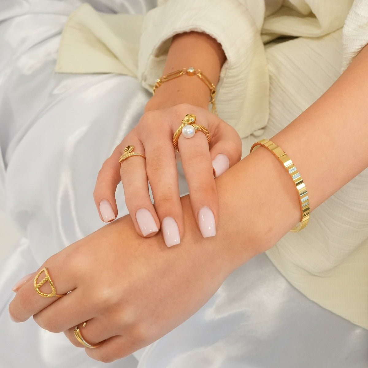Elegance Pearl Ring Plated in 18k Gold