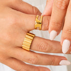 Gold-Plated Groove Ring in 18k