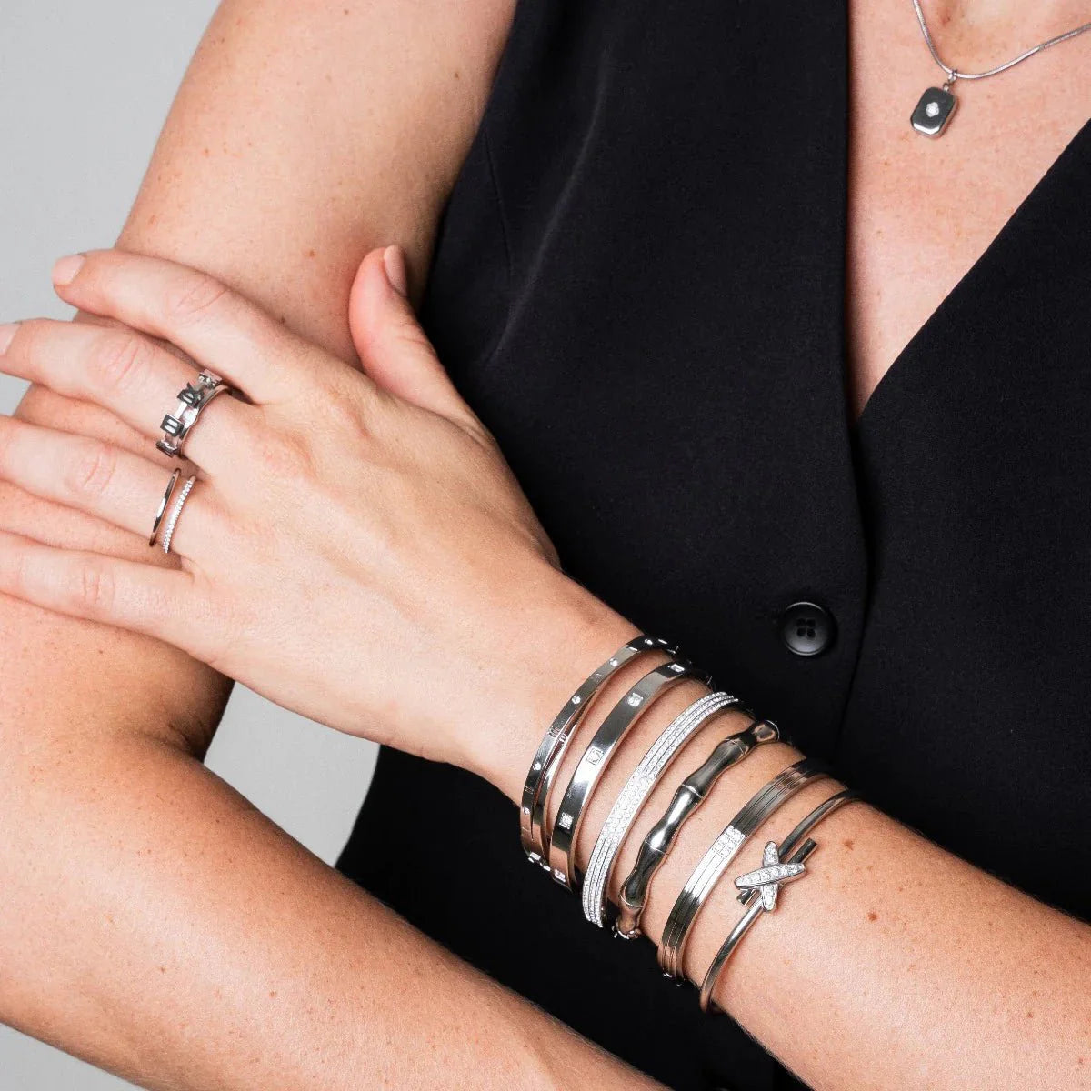 Intertwined Roman Numerals Bracelet - Silver