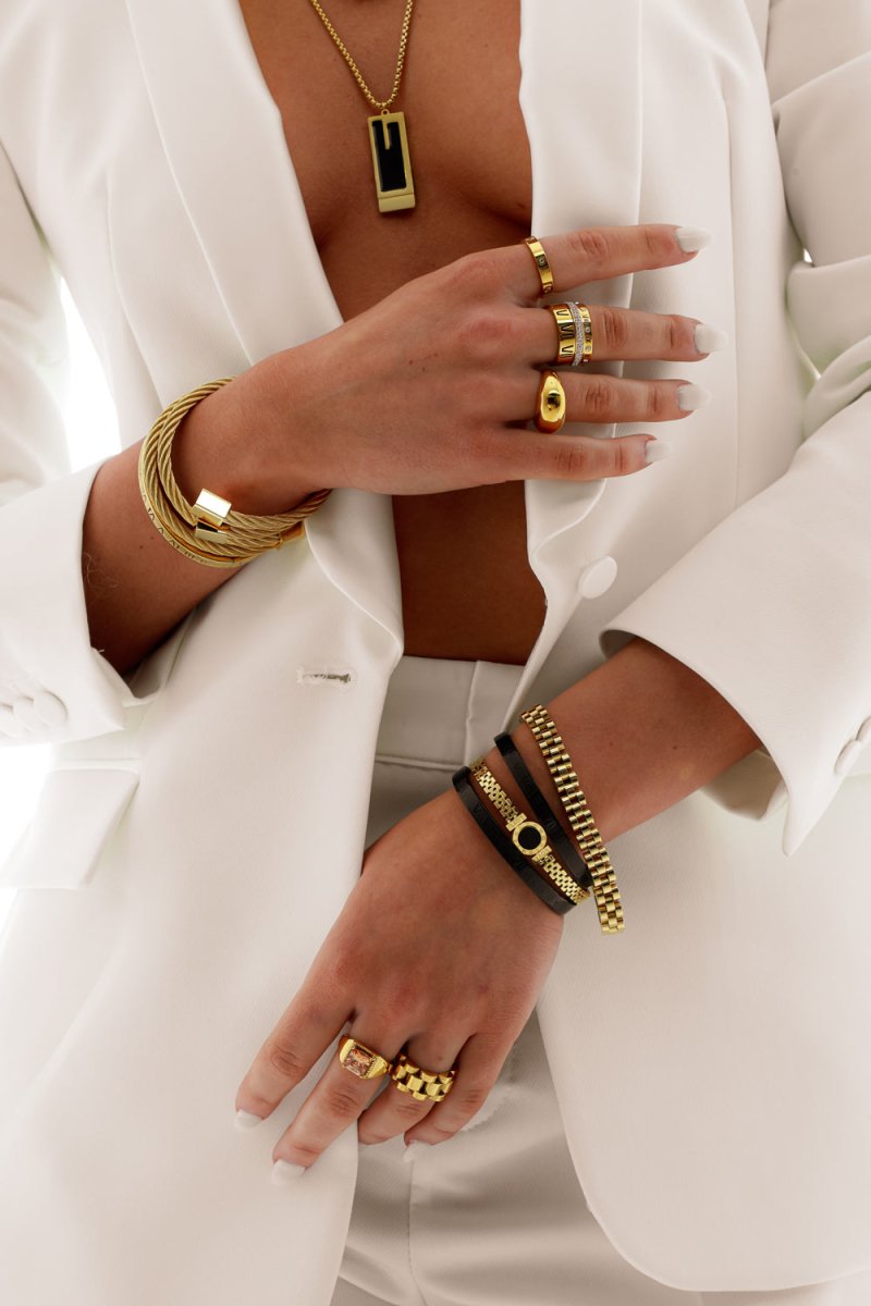 Hera Bracelet Onyx Stone Plated in 18K Gold