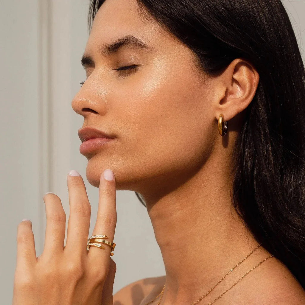 Contrast Hoop Earrings Plated in 18k Gold