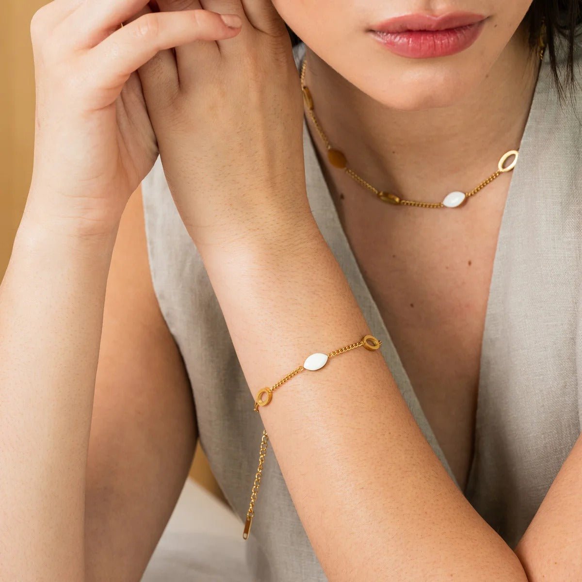 Angellica Oval Pendant Necklace Gold Plated in 18K