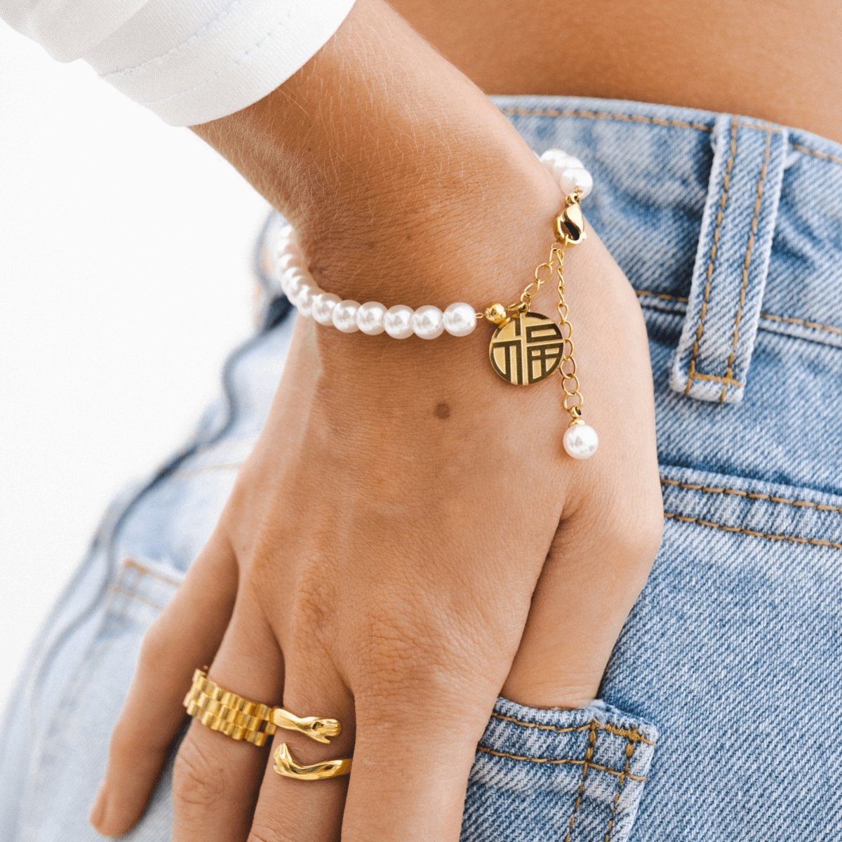 Charm Pearl Bracelet Plated in 18K Gold